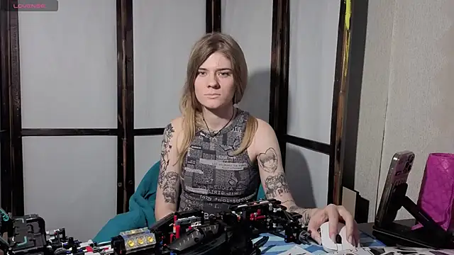 Adell Love online show from June 10, 4:06 pm