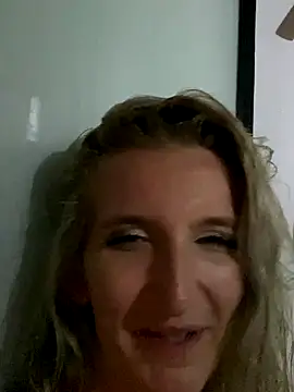 Snapshot of Skyme2713 chatting on January 8, 5:59 pm Skyme2713 online show from January 8, 5:59 pm