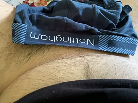 erdestruttor18 online show from May 22, 12:22 pm