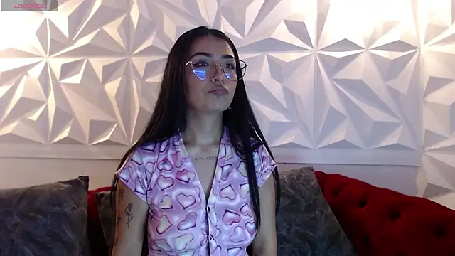 Snapshot of idk_24_ chatting on December 5, 5:31 pm idk 24 online show from December 5, 5:31 pm