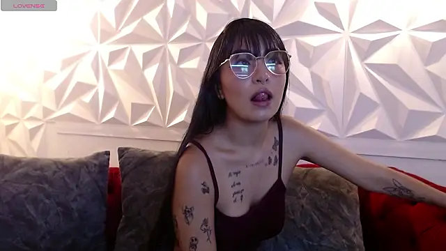 Snapshot of idk_24_ chatting on February 10, 4:55 pm idk 24 online show from February 10, 4:55 pm