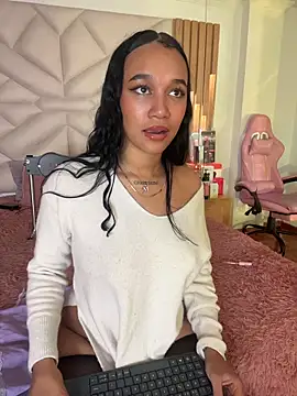 coraline vera online show from April 15, 7:43 pm