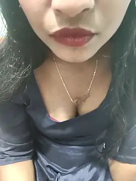 Zoyaa-Zubair online show from February 10, 6:34 pm