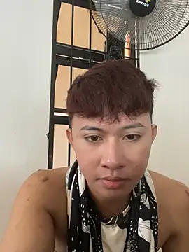 asiantwink0000 online show from April 3, 3:04 am