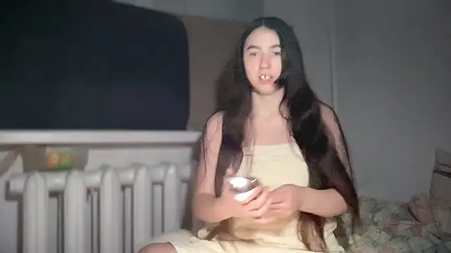 Aphr0ditee online show from February 8, 3:15 pm