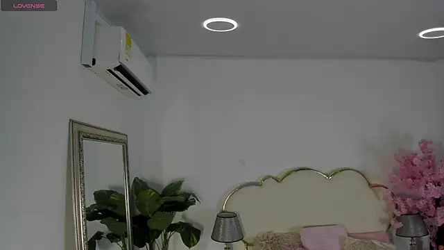 MoliBunny online show from March 24, 5:23 am