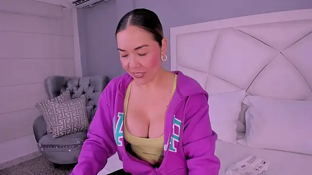 AnnaJaimes online show from February 16, 11:34 pm