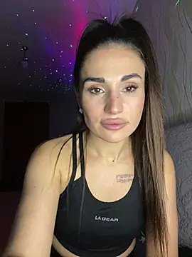 Snapshot of MonikaSi chatting on February 6, 9:29 pm MonikaSi online show from February 6, 9:29 pm