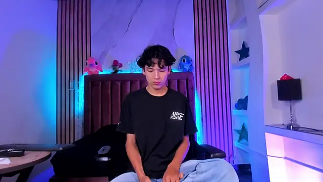 SthepanodiMonaco online show from January 9, 8:54 pm