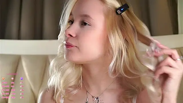 AunclreaVache online show from February 13, 2:02 pm