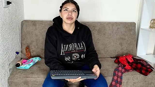 Nahomi rous777 online show from February 23, 6:16 pm