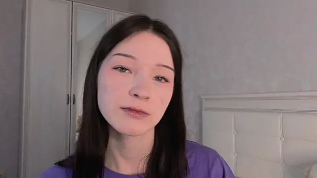 YvonneShames online show from December 17, 11:16 am