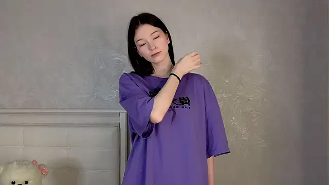 YvonneShames online show from December 22, 11:07 am