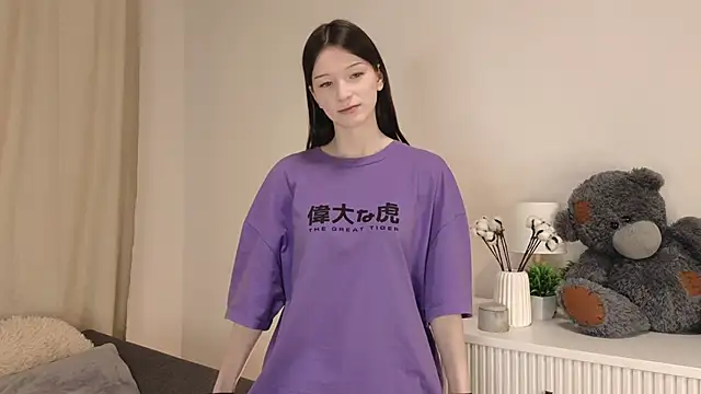 YvonneShames online show from January 6, 1:09 am