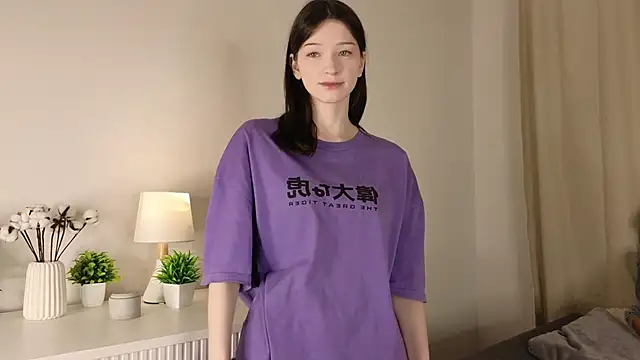 YvonneShames online show from January 7, 1:30 am