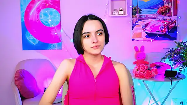 KateWillows online show from February 5, 6:40 am