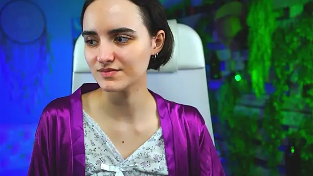 KateWillows online show from March 17, 4:50 am