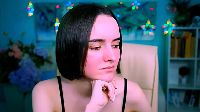 KateWillows online show from April 9, 5:07 am