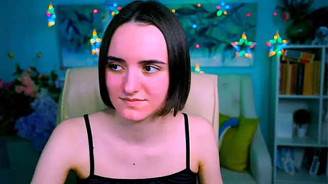 KateWillows online show from April 9, 6:19 am