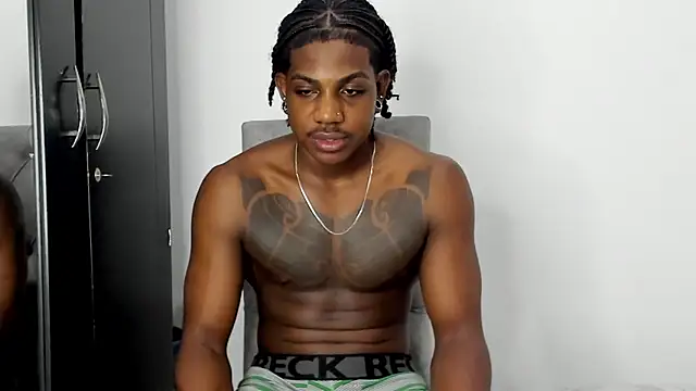 Snapshot of Darktemp_ chatting on February 11, 12:26 am Darktemp online show from February 11, 12:26 am