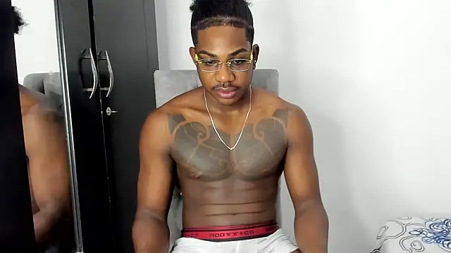 Snapshot of Darktemp_ chatting on March 4, 11:27 am Darktemp online show from March 4, 11:27 am