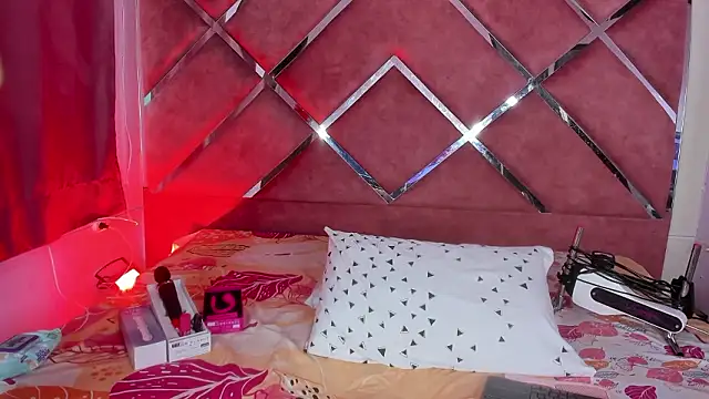 MeganDangelo online show from February 6, 9:07 pm