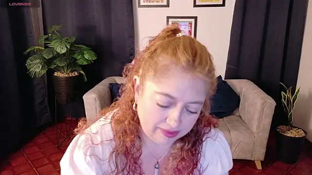 MilfArlet online show from January 14, 1:28 pm