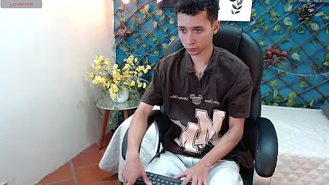 Snapshot of LucassSmith11 chatting on July 10, 3:33 am LucassSmith11 online show from July 10, 3:33 am