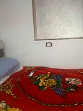 lolotheone online show from April 6, 7:48 pm