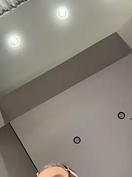 elloriah online show from February 16, 6:37 pm