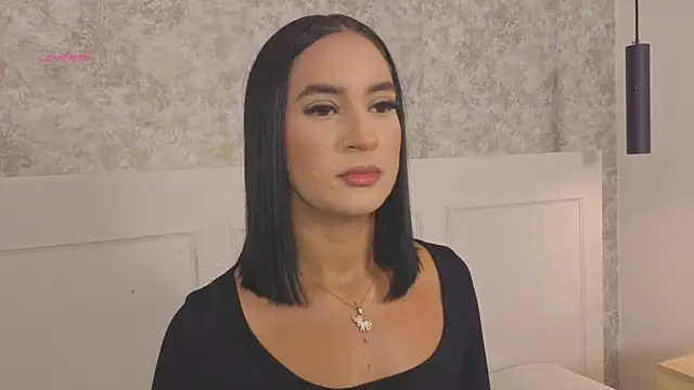 Snapshot of Emily_luve chatting on July 13, 11:13 am Emily luve online show from July 13, 11:13 am