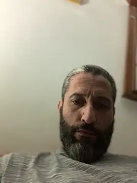 Snapshot of Calientesensible chatting on April 30, 3:35 am Calientesensible online show from April 30, 3:35 am