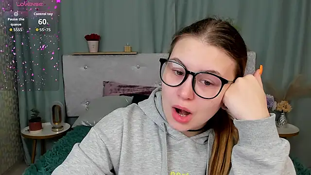 MilanaXHoney online show from February 19, 1:01 am