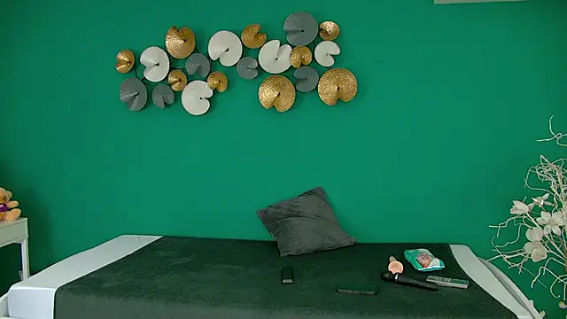 Snapshot of RoxanneJoy chatting on April 26, 4:10 am RoxanneJoy online show from April 26, 4:10 am