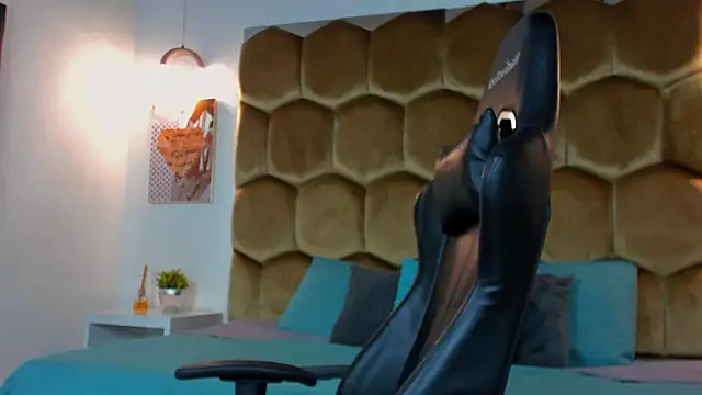 Franco banderas online show from February 4, 9:26 am