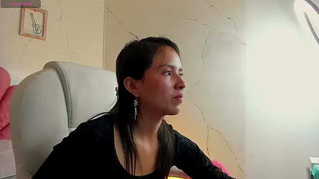 Cherrybombs  online show from February 4, 1:17 pm