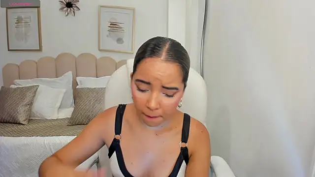 alana martiins online show from May 18, 7:09 pm