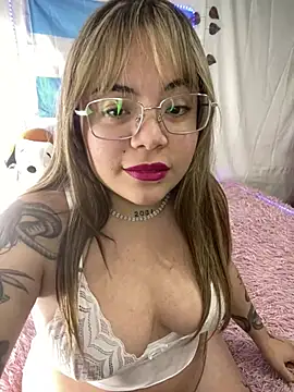Lindalatina2001 online show from July 21, 7:49 pm