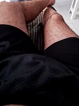 Snapshot of souseu83 chatting on January 12, 2:22 pm souseu83 online show from January 12, 2:22 pm