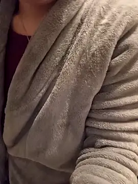 gatitachula93 online show from February 4, 7:31 pm