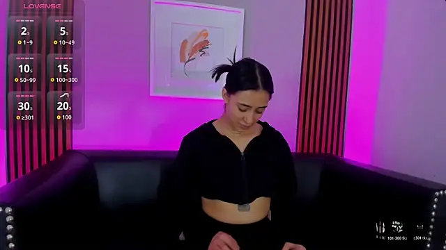 Ariana collinss online show from June 25, 11:37 am