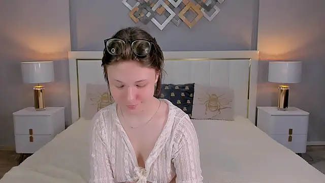 YONA WINK online show from March 27, 5:35 am