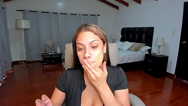 Zara Wolf  online show from December 20, 12:12 pm