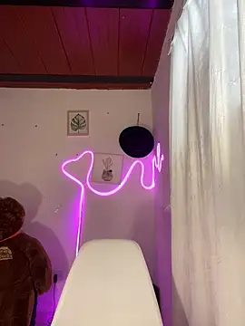 Cynthia es online show from February 19, 5:20 pm