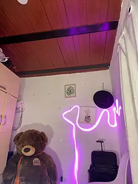 Cynthia es online show from April 20, 12:35 am