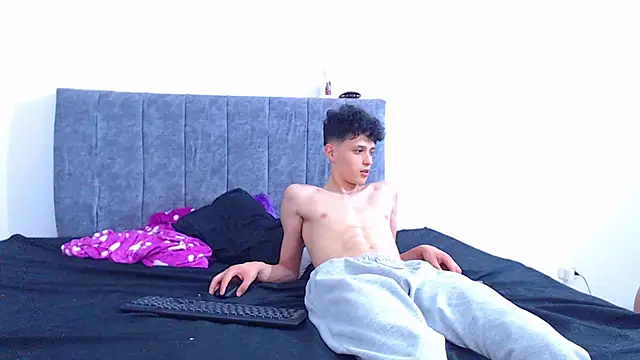 hottie couplee online show from March 9, 11:09 pm