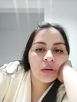 latina prohibida online show from February 8, 3:43 am