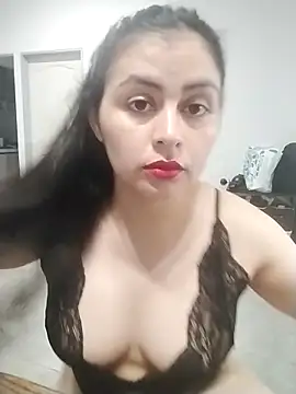 latina prohibida online show from March 30, 2:45 am