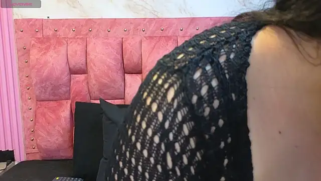 ValeryMorales online show from March 18, 8:45 pm