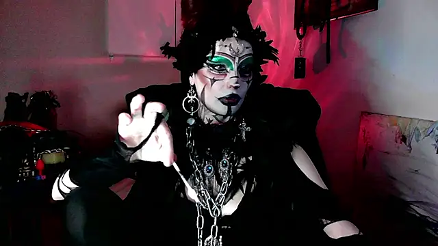 EmpressMorrigan online show from December 19, 11:17 am